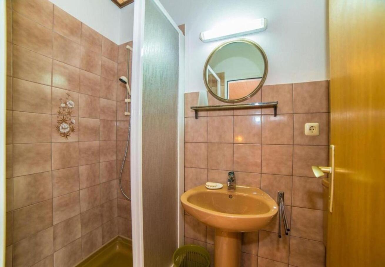 Apartments Dusa Banjol Luaran gambar