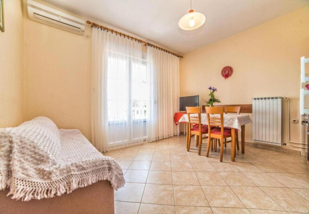 Apartments Dusa Banjol Luaran gambar